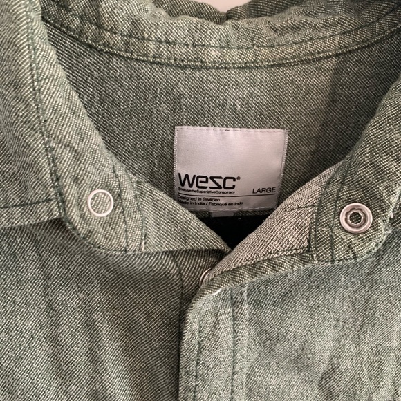 Button up - Picture 2 of 2